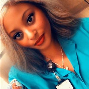 Meet your Posher, Chanel